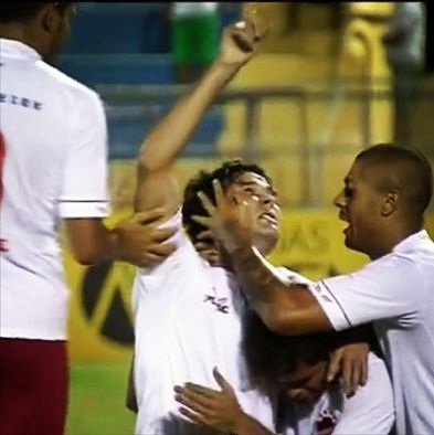 LucasGol16092014-Villa 1x0 Icasa